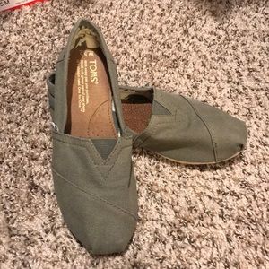 TOMS classics-olive canvas